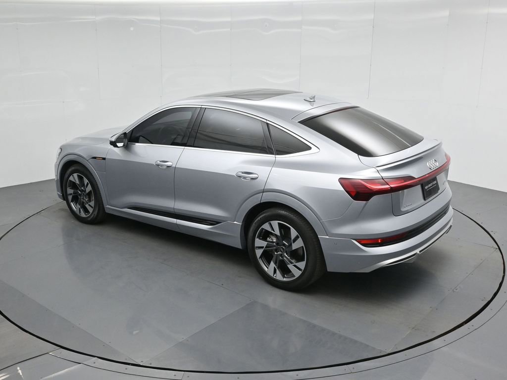 Used 2022 Audi e-tron Premium Plus image 45