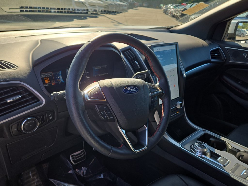 Certified 2024 Ford Edge ST-Line AWD/4WD image 7