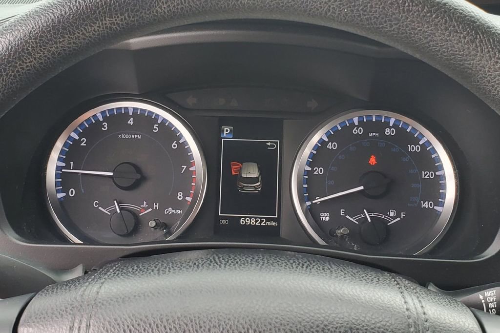Used 2017 Toyota Highlander LE AWD/4WD image 9