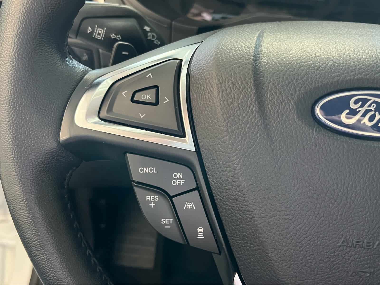 Certified 2024 Ford Edge SEL w/ Convenience Package AWD/4WD image 28