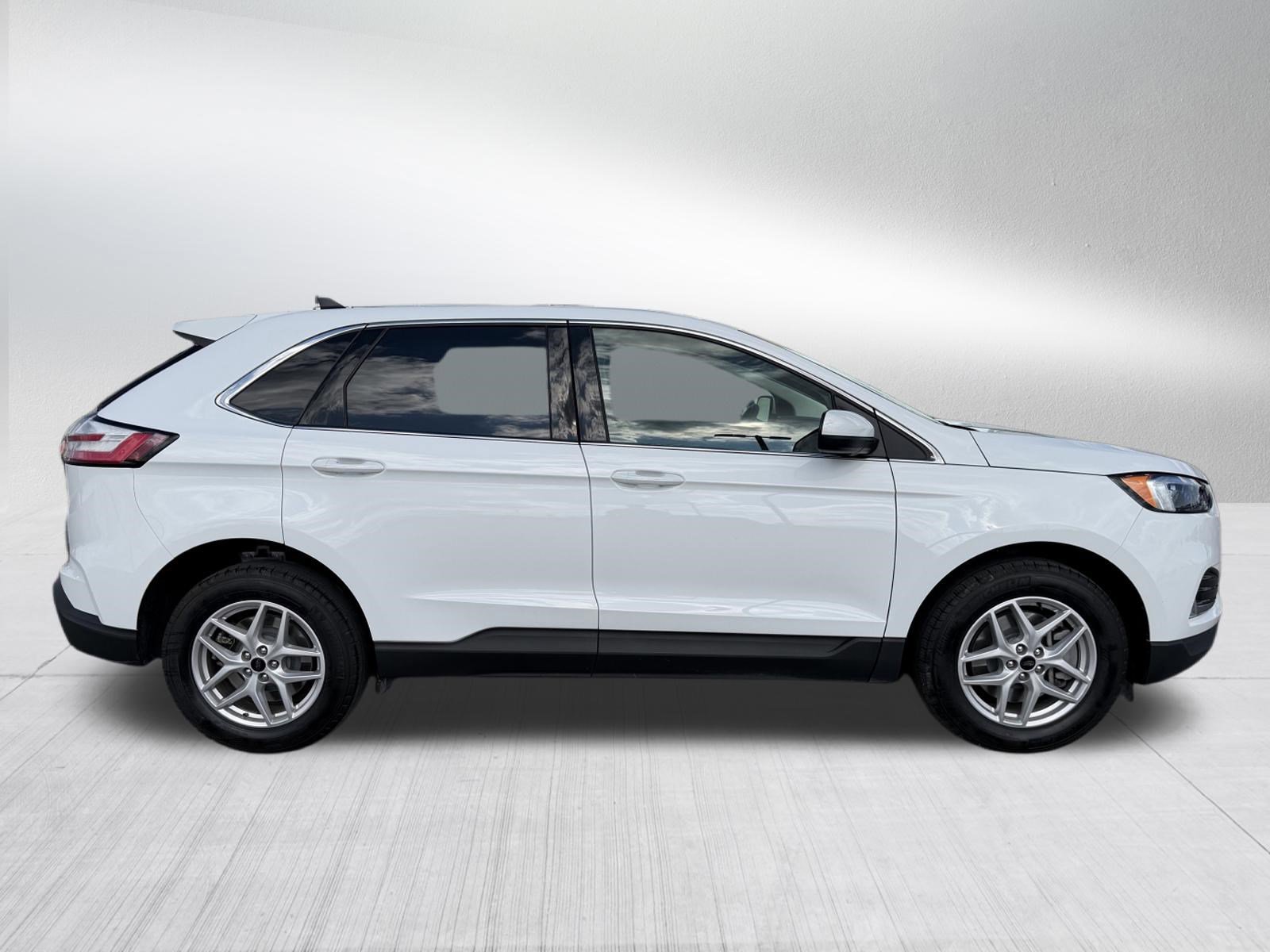 Certified 2024 Ford Edge SEL w/ Convenience Package AWD/4WD image 8