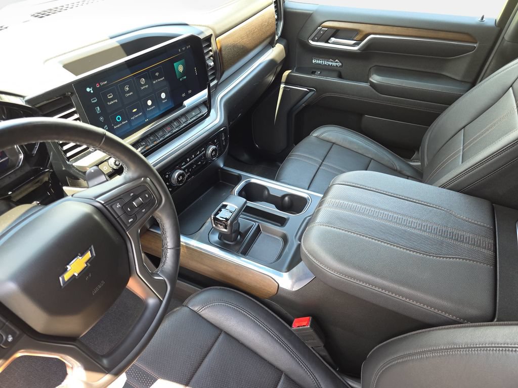 Used 2024 Chevrolet Silverado 1500 High Country w/ Z71 Off-Road Package AWD/4WD image 22