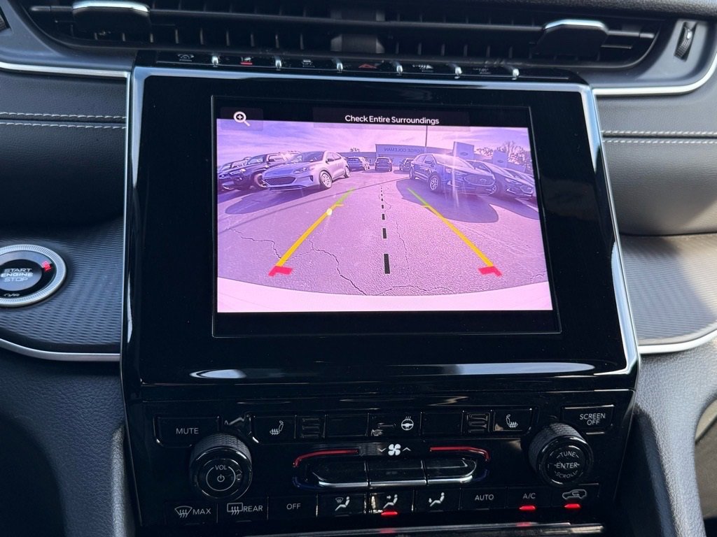 Used 2025 Jeep Grand Cherokee Altitude image 25