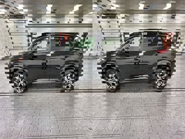 Used 2023 Nissan Rogue SV image 3