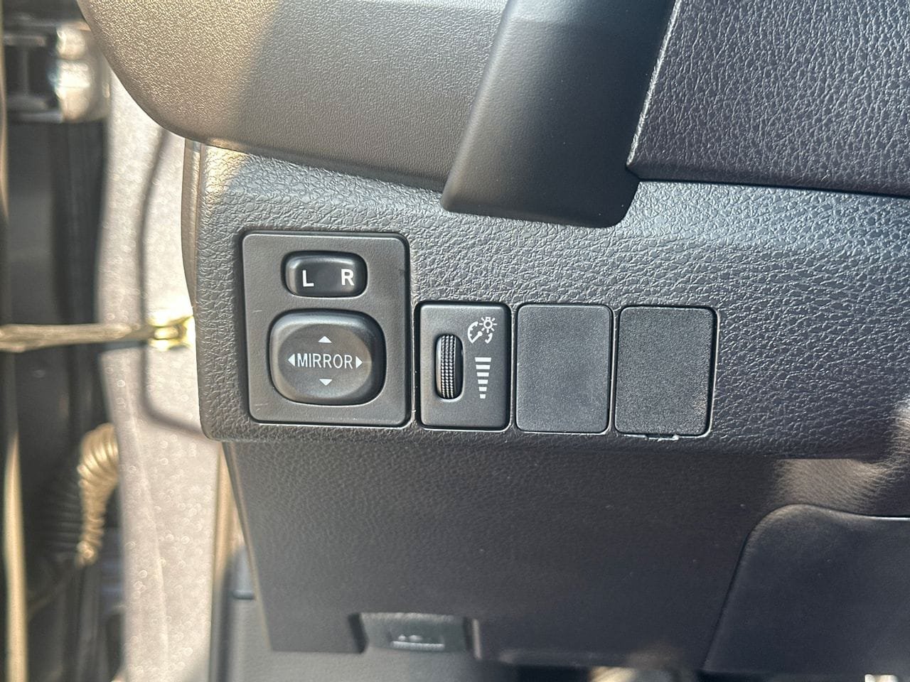 Used 2019 Toyota Corolla L FWD image 33