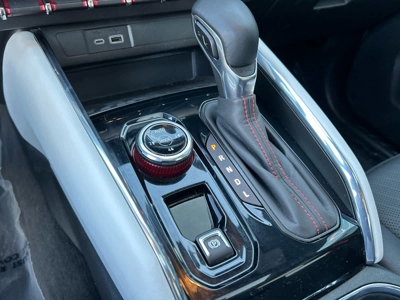 Used 2023 GMC Canyon AT4X image 38