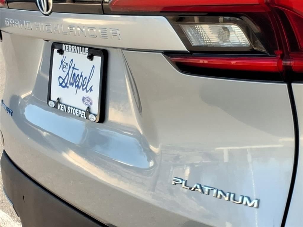 Used 2024 Toyota Grand Highlander AWD Hybrid image 13