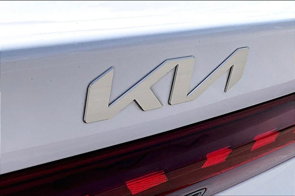 Used 2022 Kia K5 LXS FWD image 30