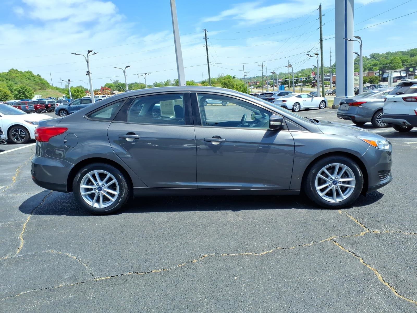 Certified 2018 Ford Focus SE w/ Cold Weather Package FWD image 6