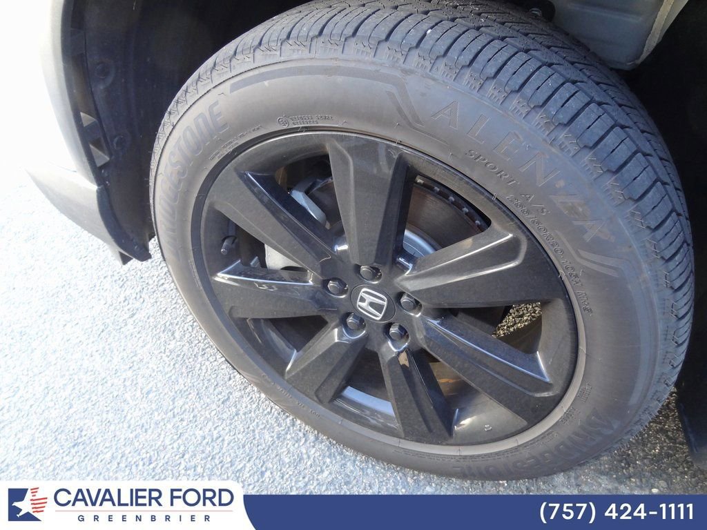 Used 2025 Honda Pilot Black Edition image 11