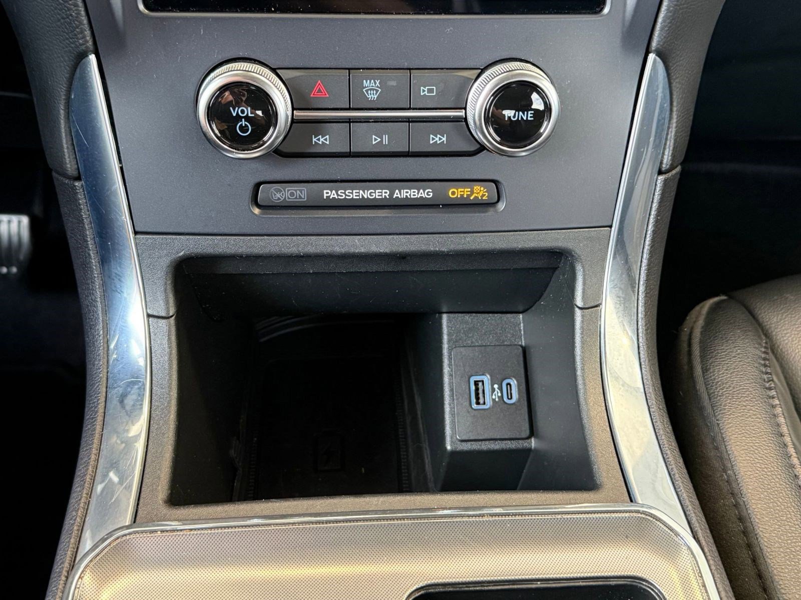 Certified 2024 Ford Edge Titanium image 20