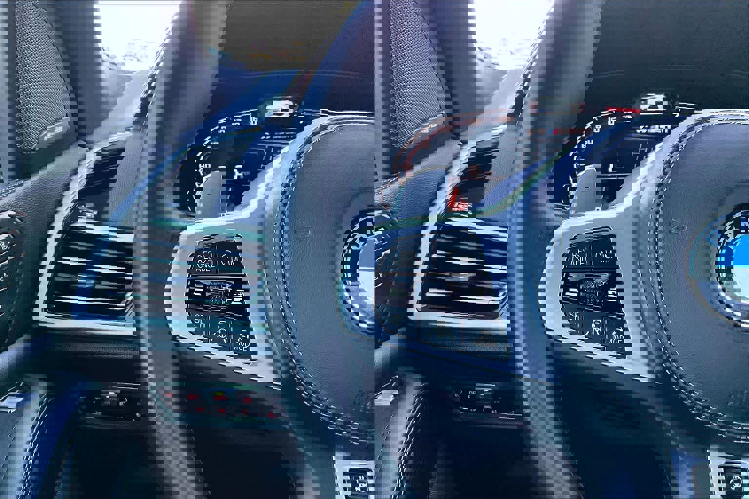 Used 2022 BMW X7 M50i image 24