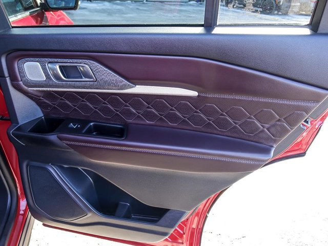 Certified 2025 Ford Explorer Platinum w/ Ultimate Package image 32
