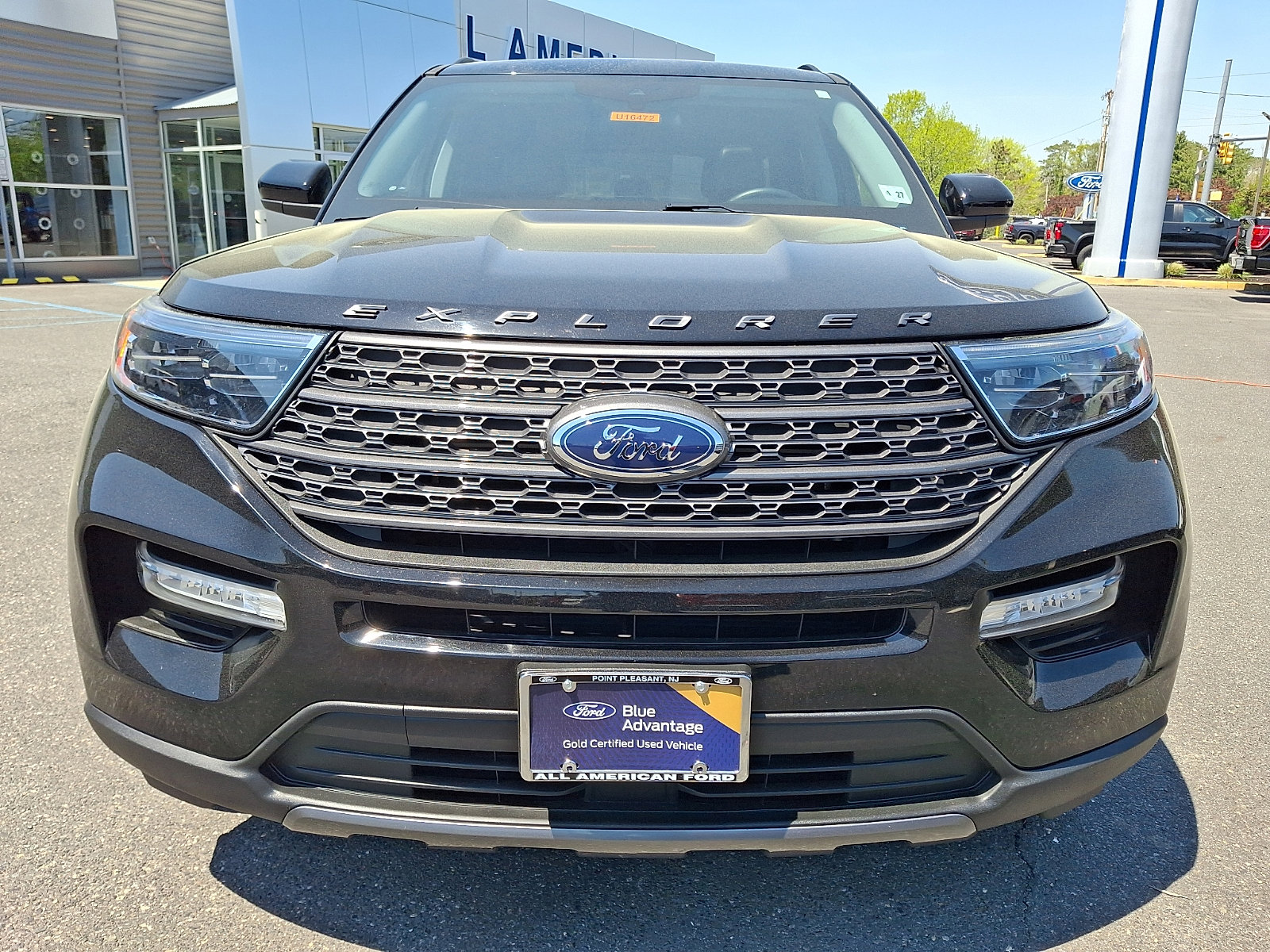Certified 2022 Ford Explorer XLT w/ Equipment Group 202A AWD/4WD image 3