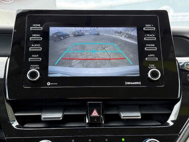 Used 2021 Toyota Camry LE image 31