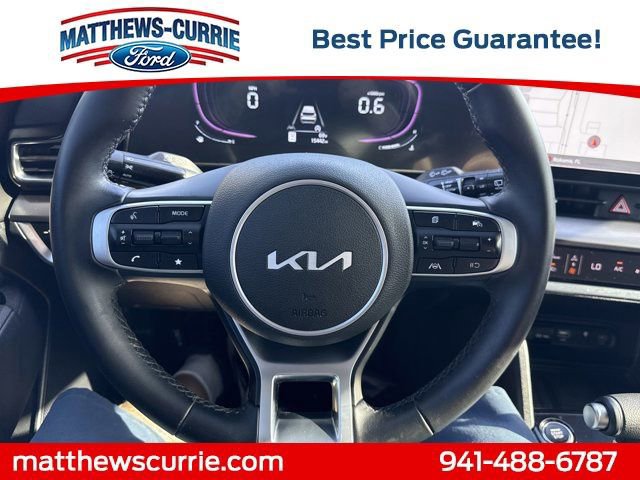 Used 2024 Kia Sportage EX image 16