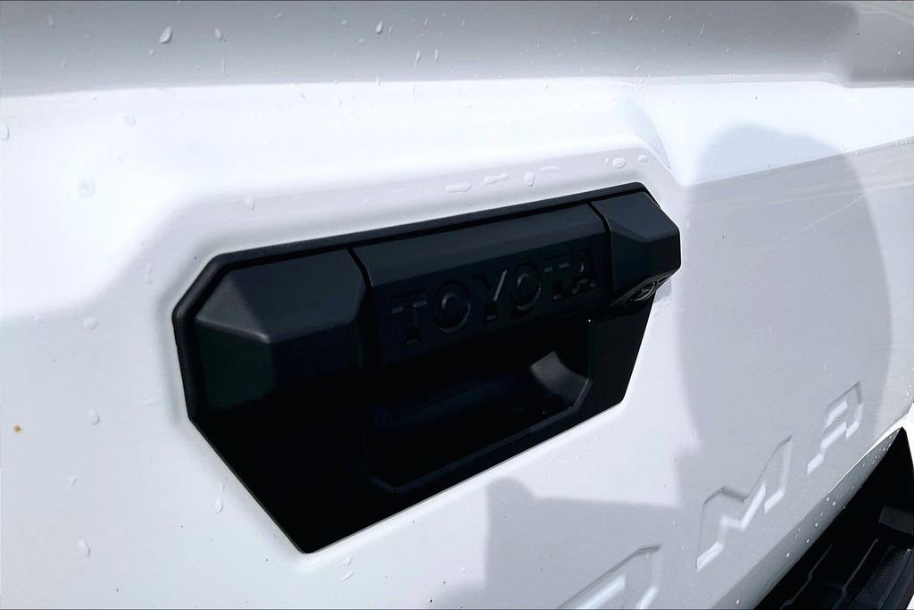Used 2025 Toyota Tacoma TRD Off-Road AWD/4WD image 30