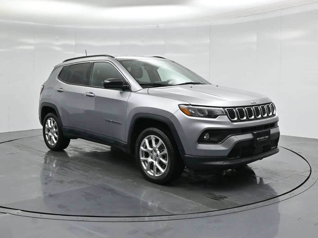 Used 2023 Jeep Compass Latitude image 43