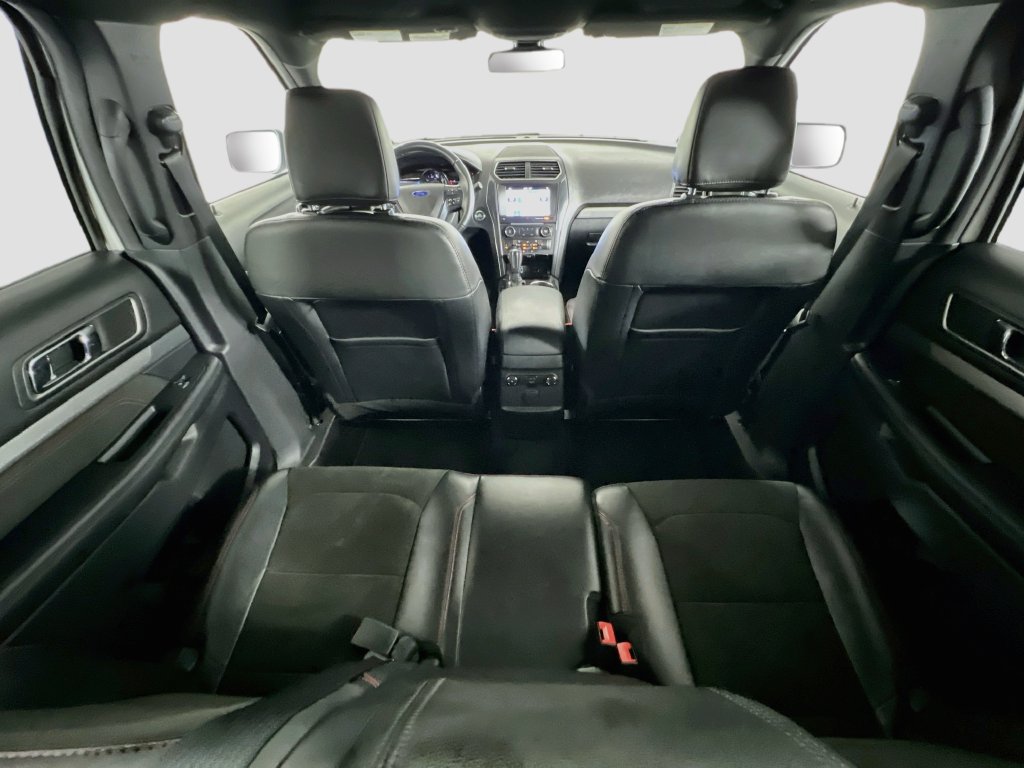 Certified 2018 Ford Explorer XLT w/ Equipment Group 202A AWD/4WD image 41