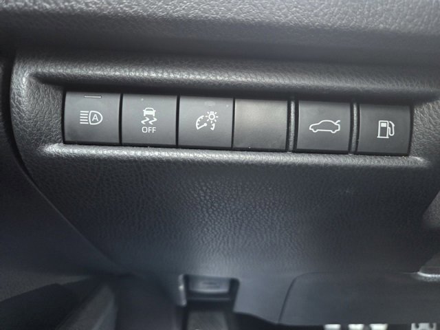 Used 2025 Toyota Camry SE image 14