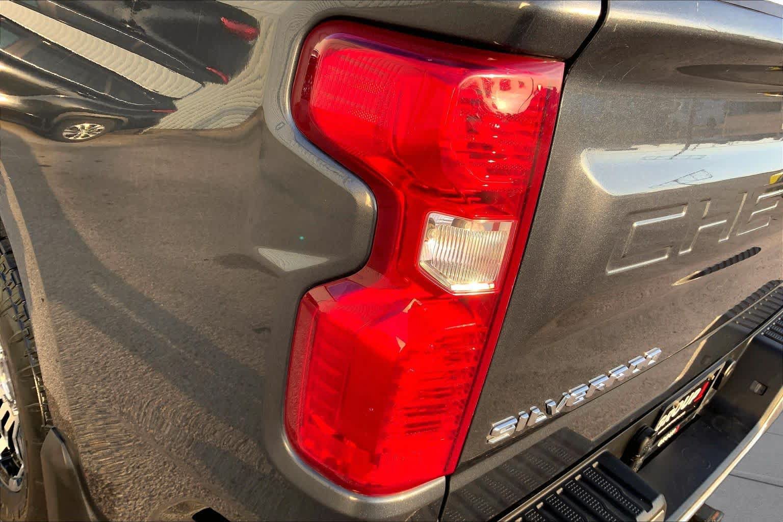 Used 2021 Chevrolet Silverado 1500 LT AWD/4WD image 28