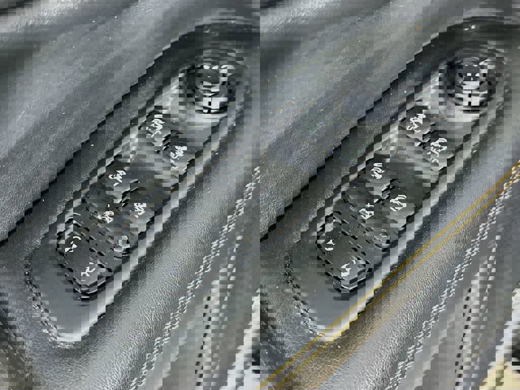 Used 2021 Jeep Compass Limited w/ Sun and Sound Group image 29