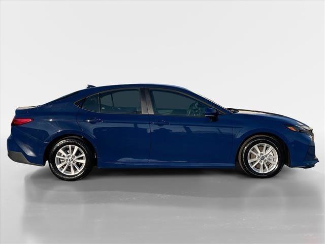Used 2025 Toyota Camry LE image 2