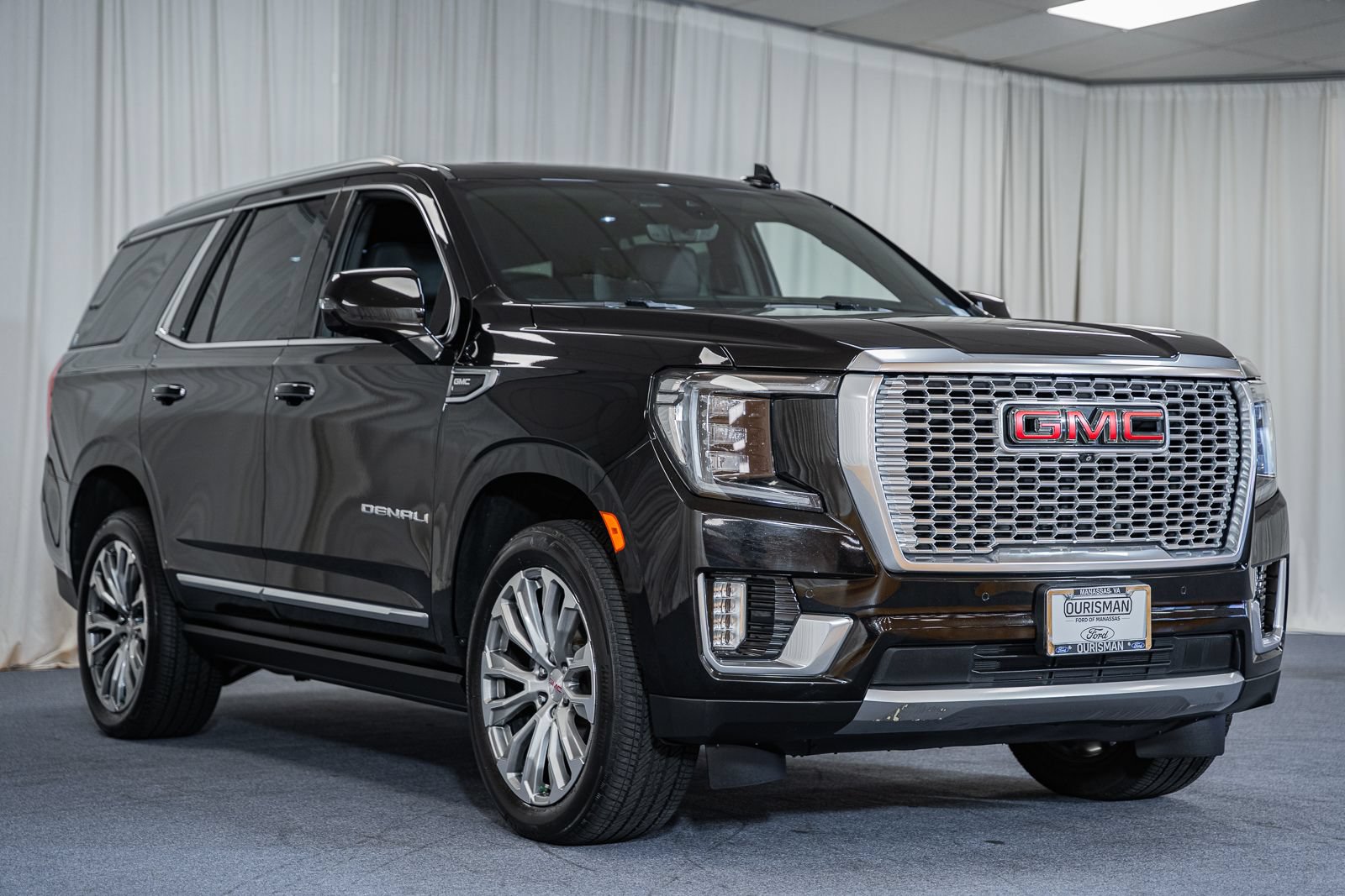 Used 2021 GMC Yukon Denali w/ Denali Premium Package AWD/4WD image 1