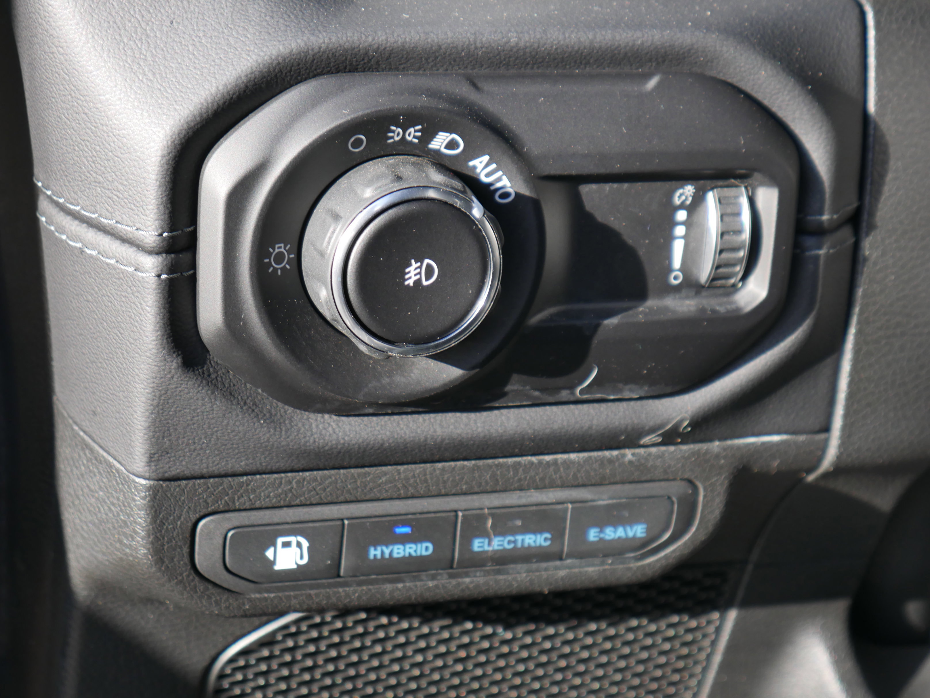 Used 2024 Jeep Wrangler High Altitude image 12