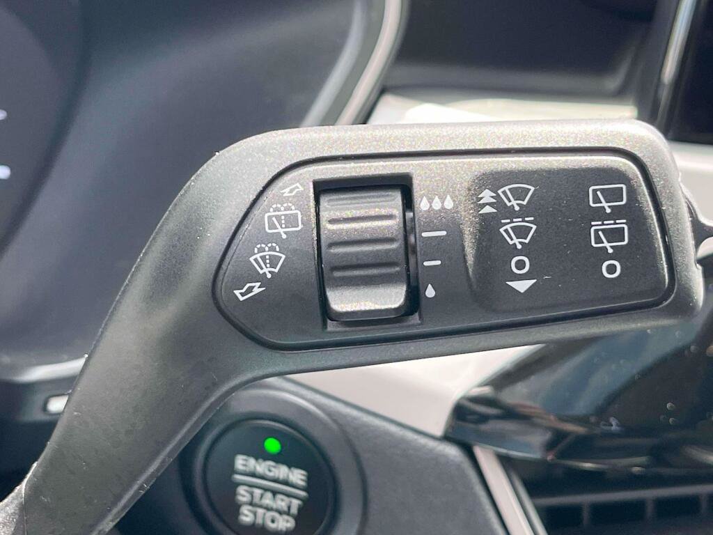 Certified 2022 Ford Escape SEL AWD/4WD image 39