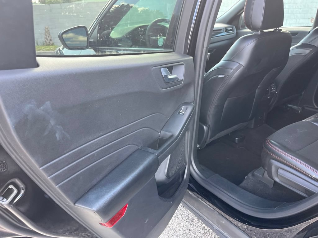 Certified 2025 Ford Escape ST-Line FWD image 8