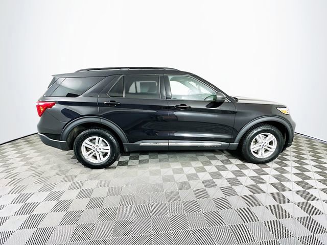 Certified 2022 Ford Explorer XLT w/ Equipment Group 202A image 6