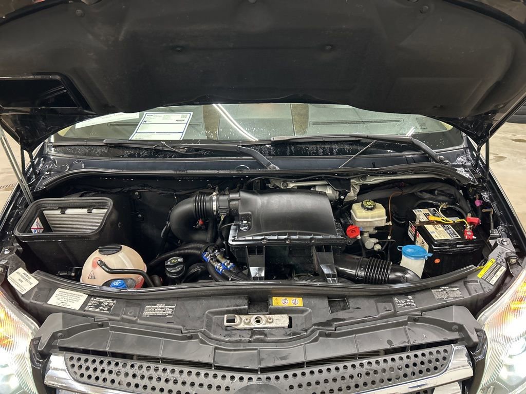 Used 2017 Mercedes-Benz Sprinter 2500 image 32