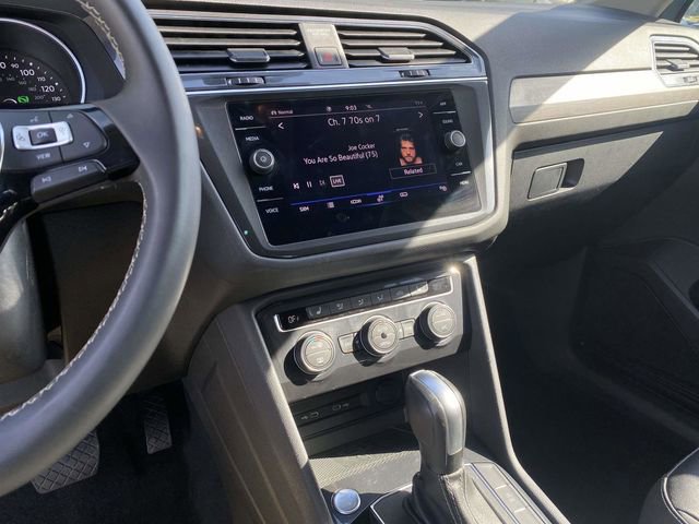 Used 2021 Volkswagen Tiguan SE AWD/4WD image 28