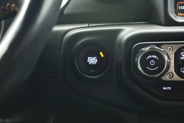 Used 2021 Jeep Wrangler Unlimited Sahara AWD/4WD image 35