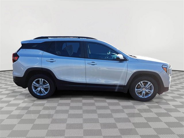 Used 2022 GMC Terrain SLE w/ Driver Convenience Package image 6