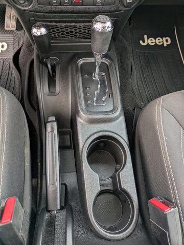 Used 2017 Jeep Wrangler Unlimited Sahara w/ Connectivity Group image 20