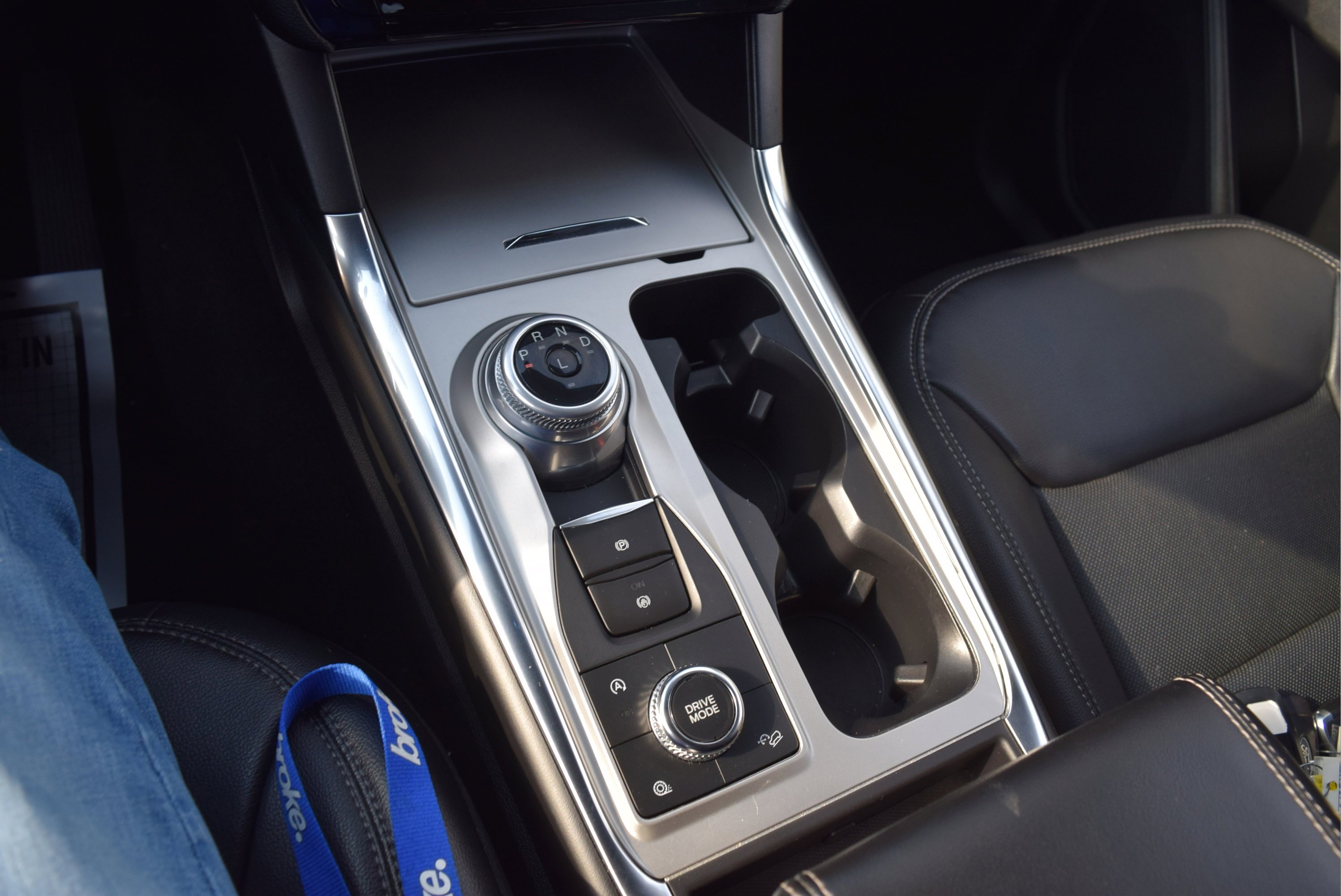 Certified 2022 Ford Explorer Limited AWD/4WD image 15