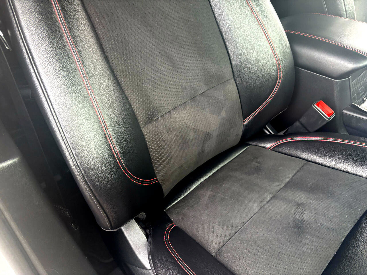 Certified 2023 Ford Explorer ST-Line w/ Class IV Trailer Tow Package image 50