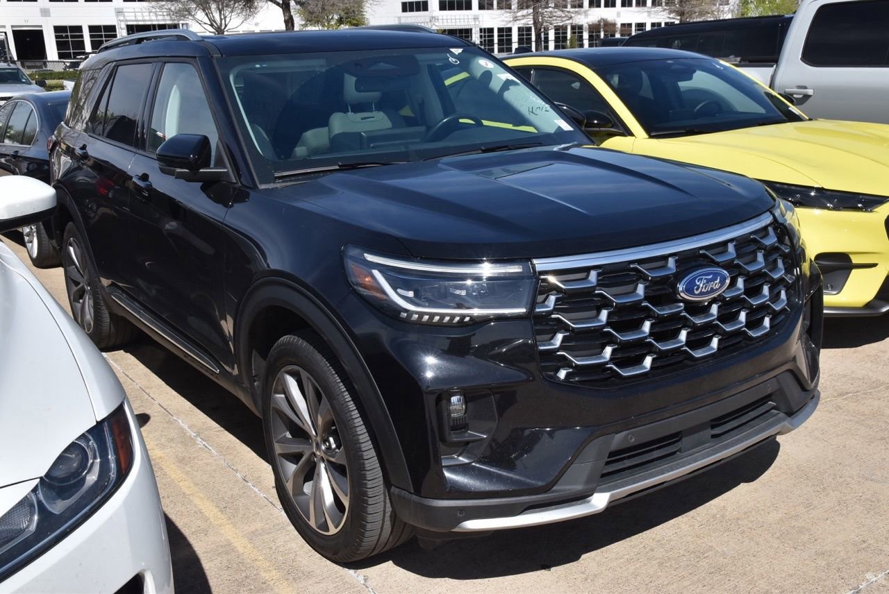 Certified 2025 Ford Explorer Platinum w/ Ultimate Package image 5