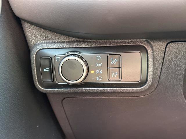 Certified 2025 Ford Explorer Active RWD image 29