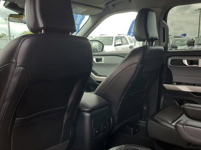 Certified 2022 Ford Explorer XLT w/ Equipment Group 202A image 16