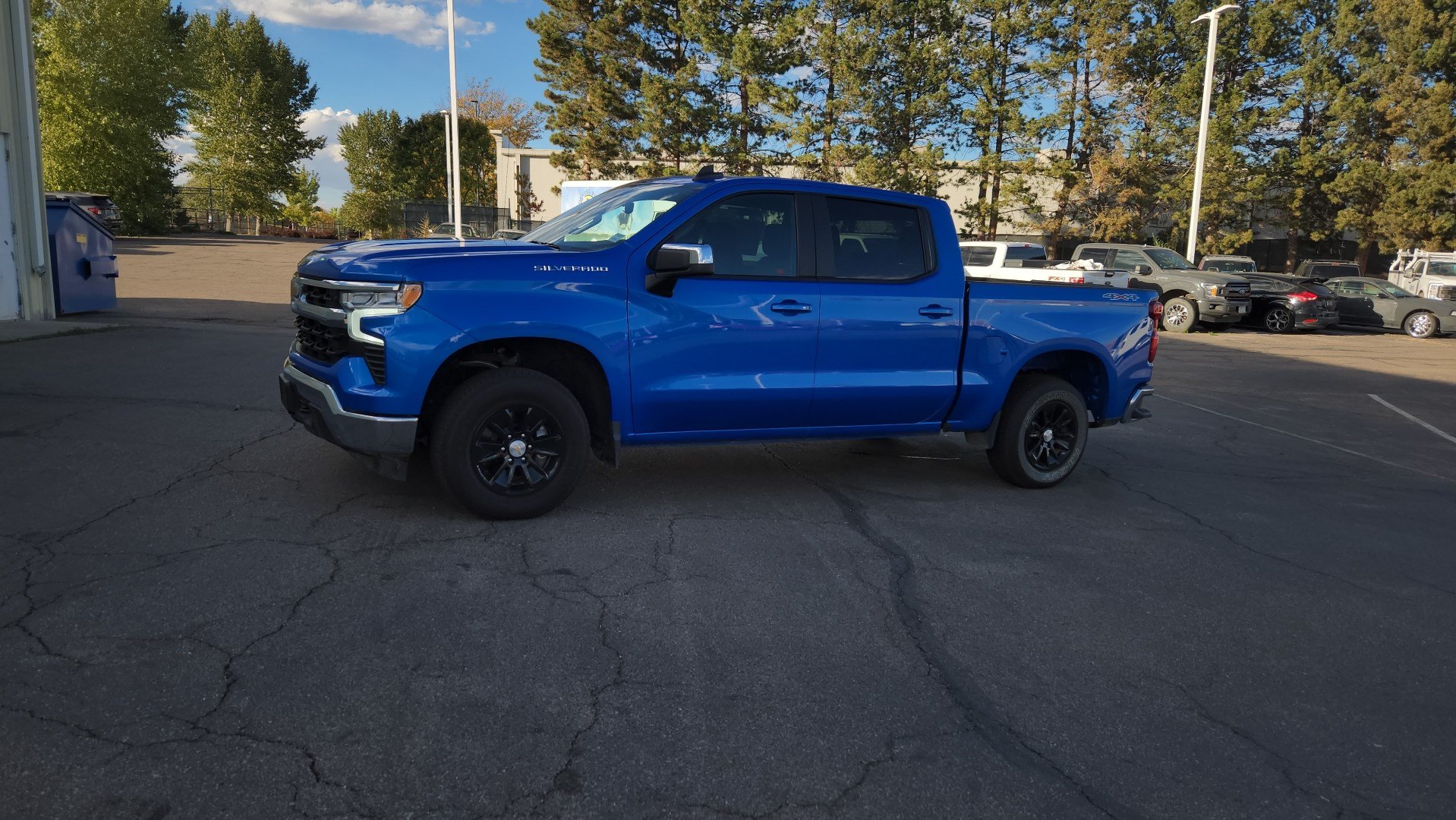 Used 2025 Chevrolet Silverado 1500 LT AWD/4WD image 6