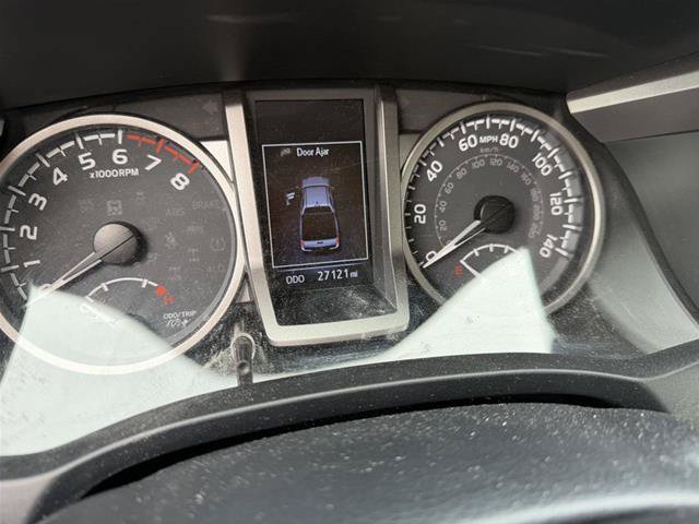Used 2022 Toyota Tacoma SR5 w/ Technology Package AWD/4WD image 24