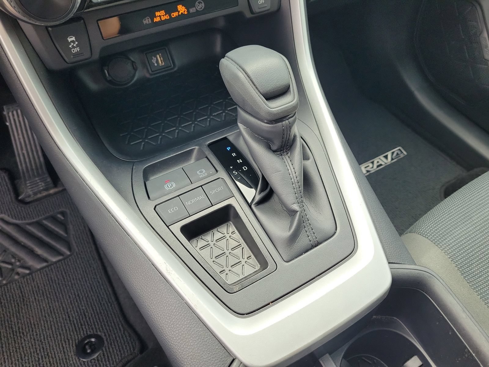 Used 2025 Toyota RAV4 LE FWD image 25