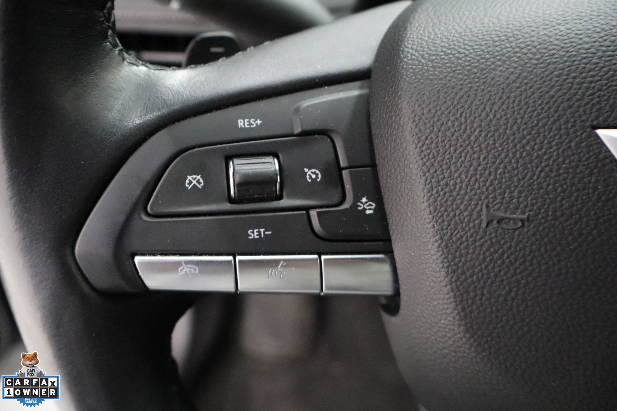 Used 2025 Cadillac XT4 Premium Luxury FWD image 16