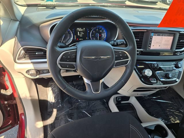 Used 2023 Chrysler Voyager LX FWD image 6