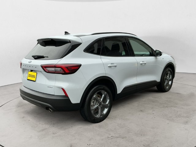 Certified 2025 Ford Escape ST-Line Select AWD/4WD image 5