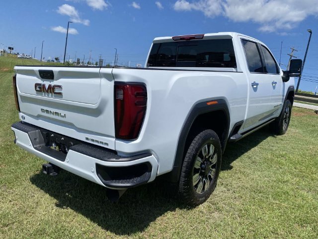 Used 2025 GMC Sierra 2500 Denali w/ Denali Reserve Package AWD/4WD image 7