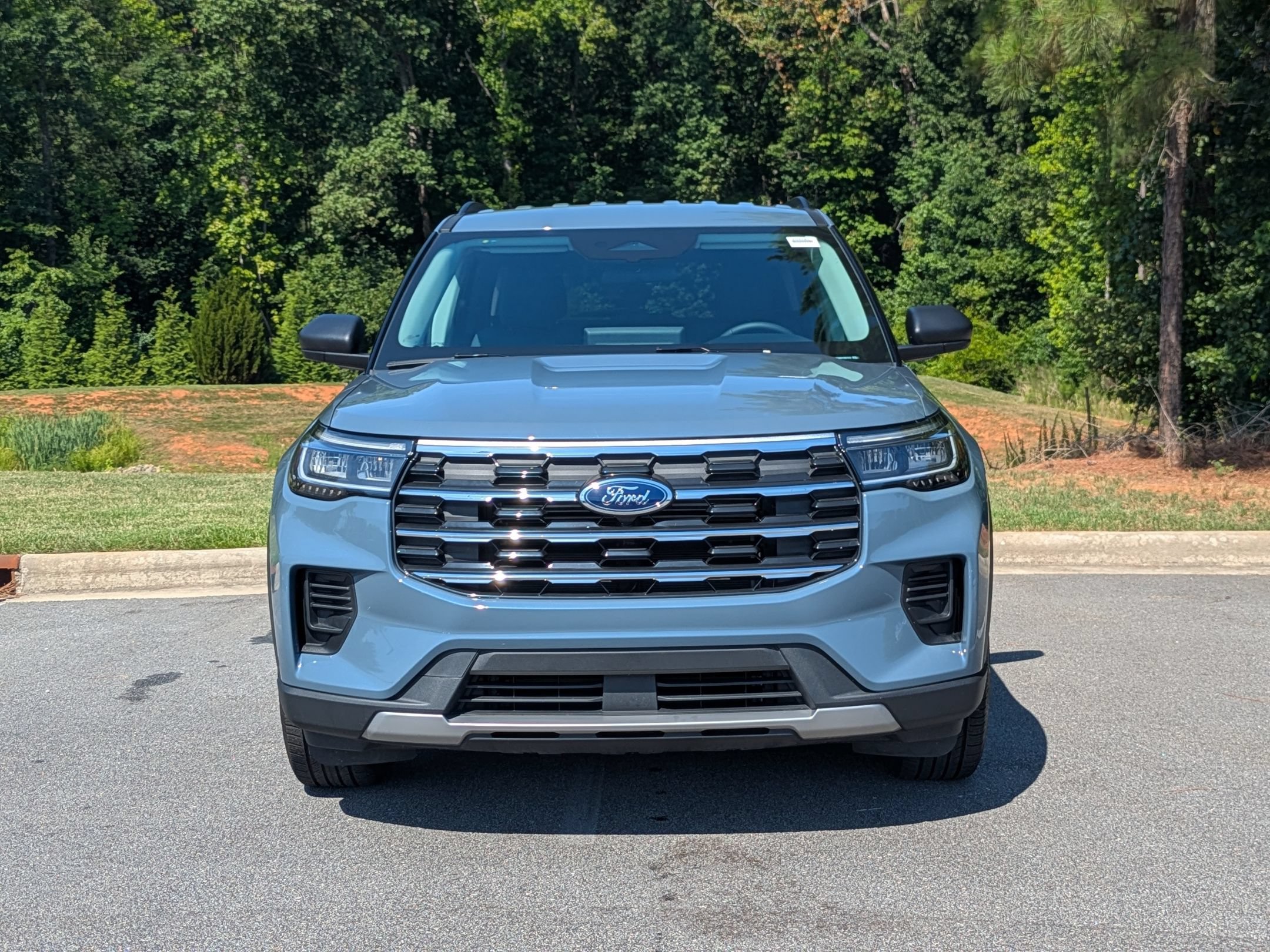 Certified 2025 Ford Explorer Active AWD/4WD image 7
